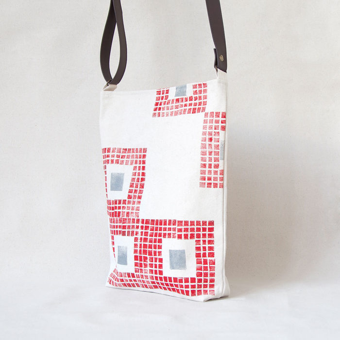 Red ang gray squares hand-printed cotton shoulder bag 1
