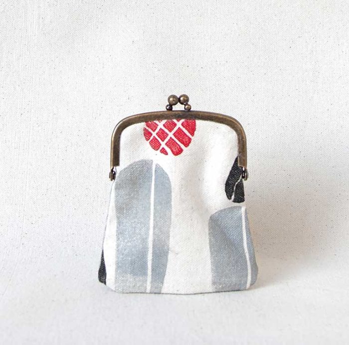 Gray and red abstract shapes hand-printed cotton clasp purse 2